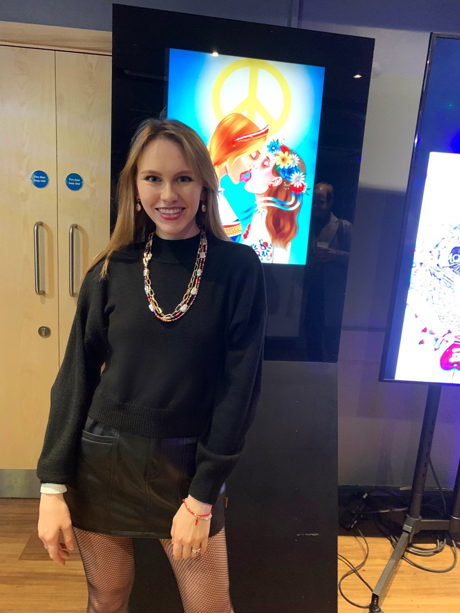 annastoko's tweet photo. Me and my @SoulmatesNFT on London NFT event @etherealcnft 🔥🔥🔥❤️  @solana 

#NFTs #NFTCollection #NFTCommunity #NFTProject #SolanaNFT https://t.co/SNj31OH4xh