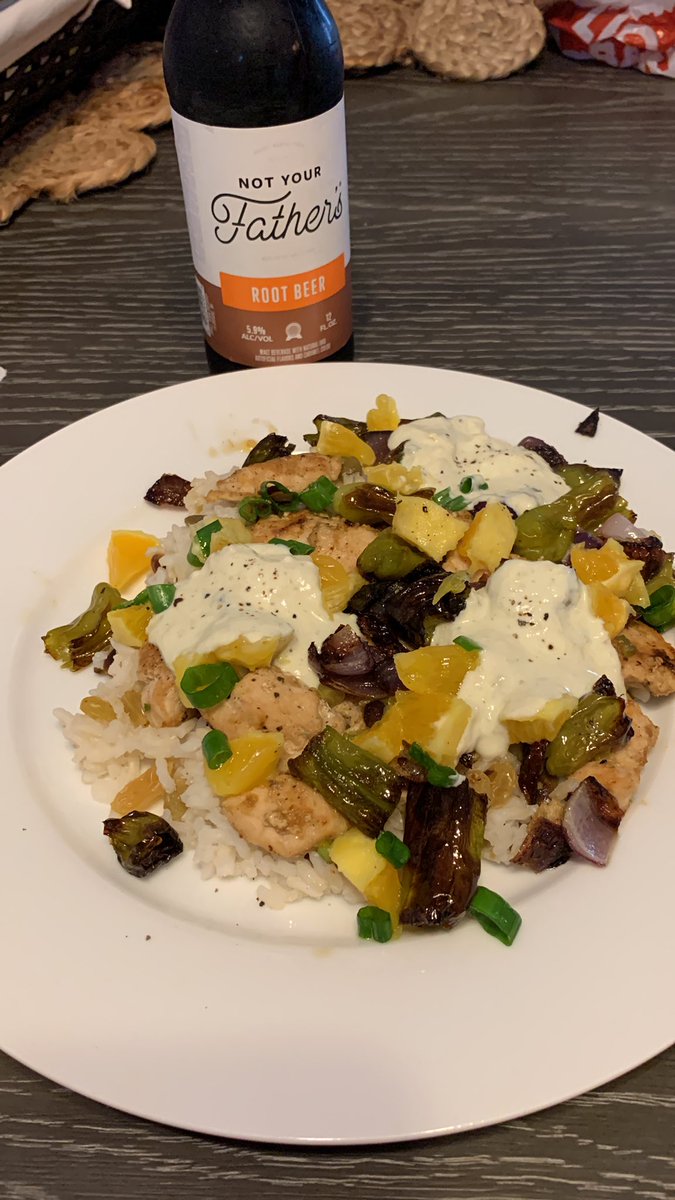 qhostlyw0lf's tweet photo. Tomatillo Chicken & Brown Rice Bowl!! #BlueApron #BlueApronMeals #Dinner #DinnerTime #Food #Hungry #Beer #Drink #Chef #MasterChef https://t.co/itcwTT7BNH