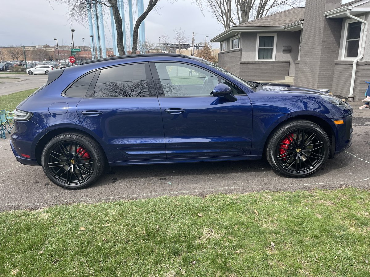billteets1's tweet photo. New whip was finally delivered! Sooo excited. Like a kid on Christmas morn. https://t.co/zvtQ47lcdq