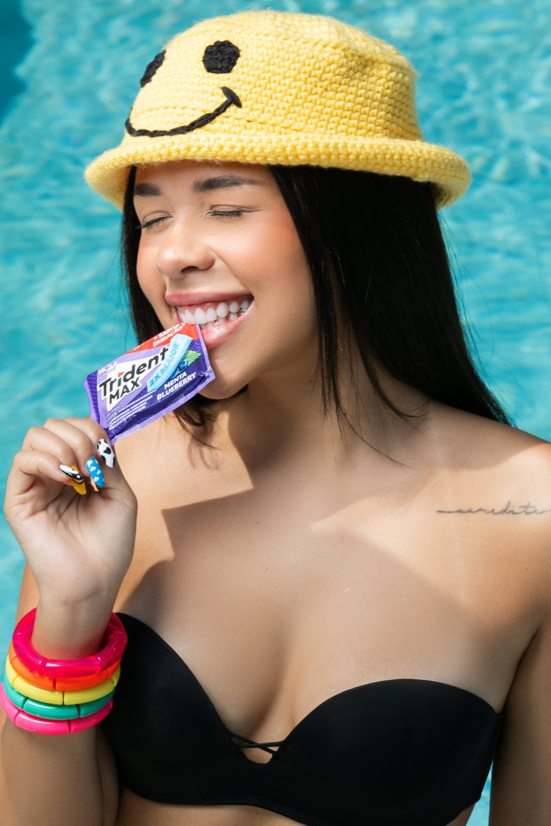 Trident_Brasil's tweet photo. Você também ama curtir uma piscina com #TridentMax? Melhor companhia não tem, né @lauracbrito? #Maximize https://t.co/RqZJaIAAu4