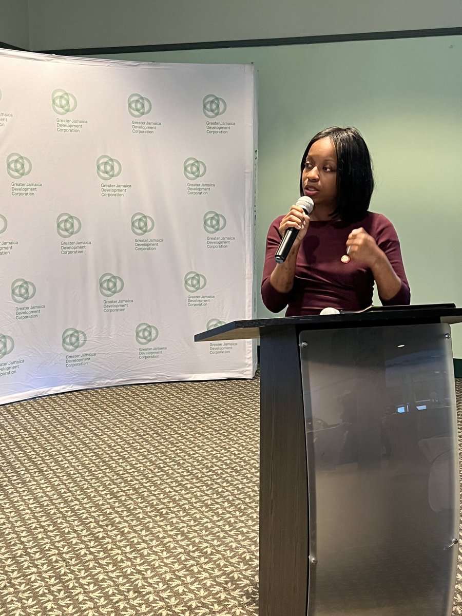 GJDCPrez's tweet photo. Another honoree, @Powers4Queens said it best “#SEQueens is a gem” and we look forward to continue working with her to make sure residents today benefit for what we are building for tomorrow.
#WomenWhoLead
#NYC https://t.co/9hIjRuNM0M