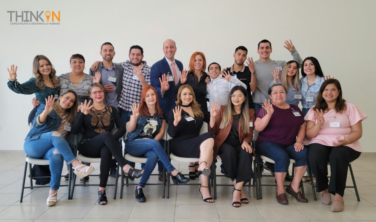 vinicio_w's tweet photo. ENTRENAMIENTO BÁSICO 'PODER SIN LÍMITES' | MARZO 2022.

MUCHAS FELICIDADES Y MUCHAS GRACIAS A TODOS.

#THINKIN #DESCUBRETUPODER https://t.co/72vjSIQvj5
