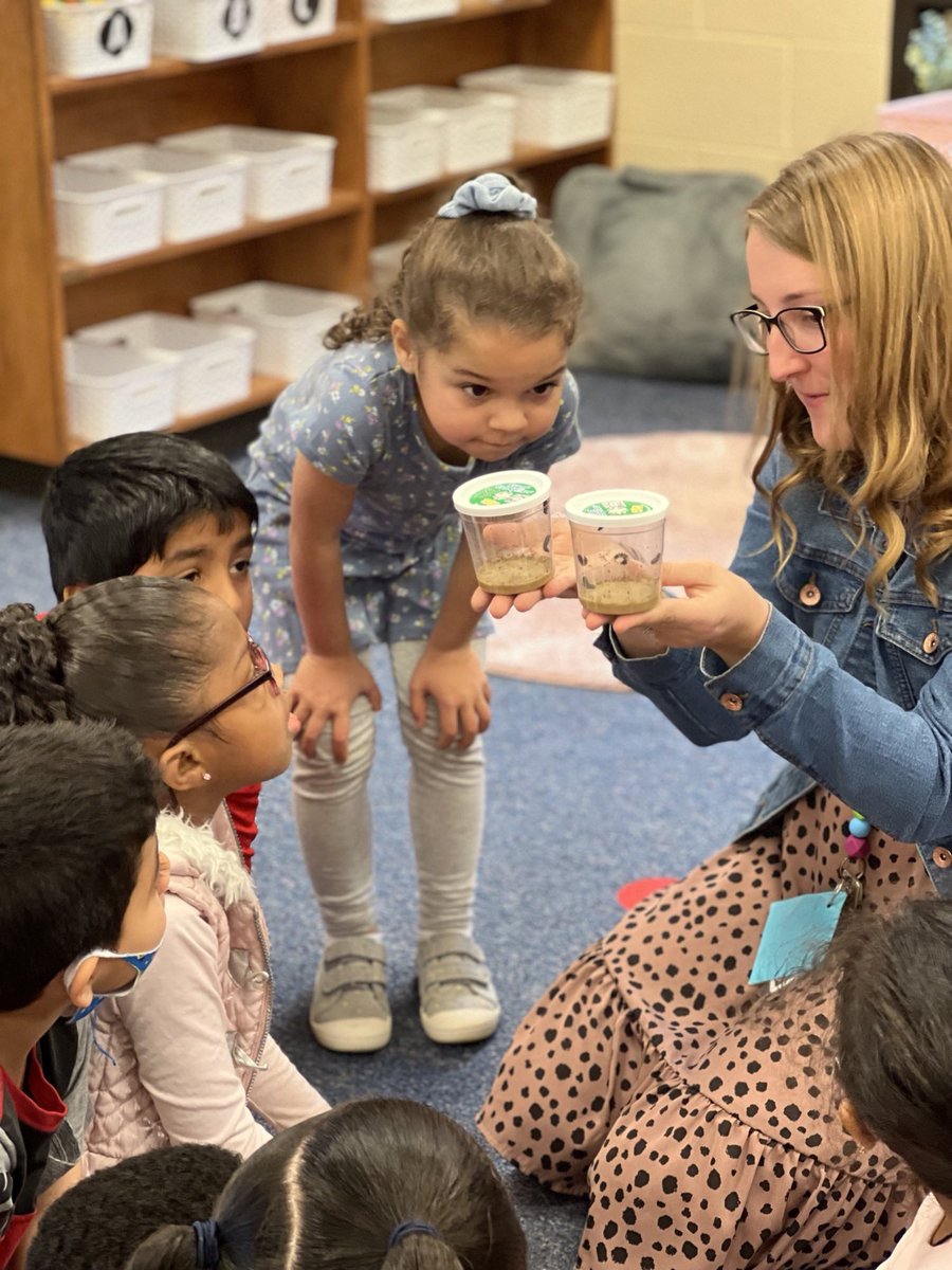 msbinelementary's tweet photo. This is why I love what I do. The look on their faces— so inquisitive and thoughtful. We got our caterpillars today and are so excited to watch them turn into butterflies 🦋 https://t.co/JmUTzDZRPn