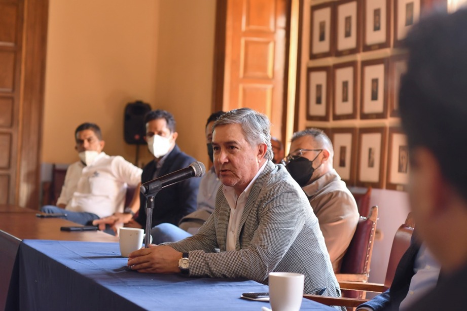Integrantes del Consejo Coordinador Empresarial de Guanajuato sostuvieron una reunión con las autoridades municipales para dar seguimiento al desarrollo económico de la Capital del Estado.

ccegto.com/2022/03/30/tod…