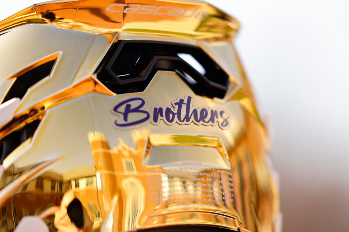 CbcLacrosseFans's tweet photo. New buckets for the boys. #BrothersLacrosse #RollBub https://t.co/gWJZWwd2cK