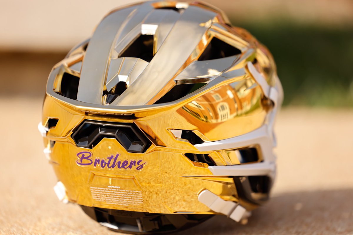 CbcLacrosseFans's tweet photo. New buckets for the boys. #BrothersLacrosse #RollBub https://t.co/gWJZWwd2cK