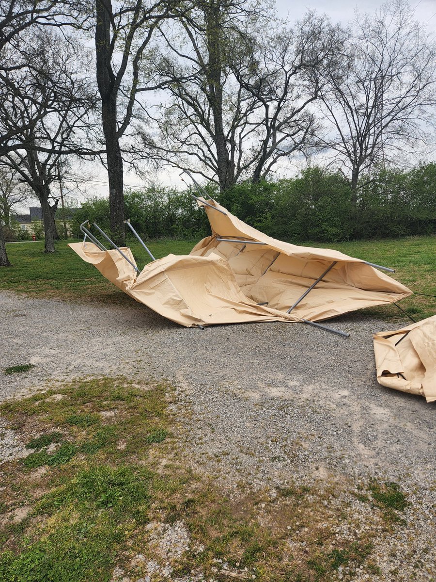 butwhymeg's tweet photo. @NashSevereWx wind: 1, carport: 0 https://t.co/BQUu2asoqe