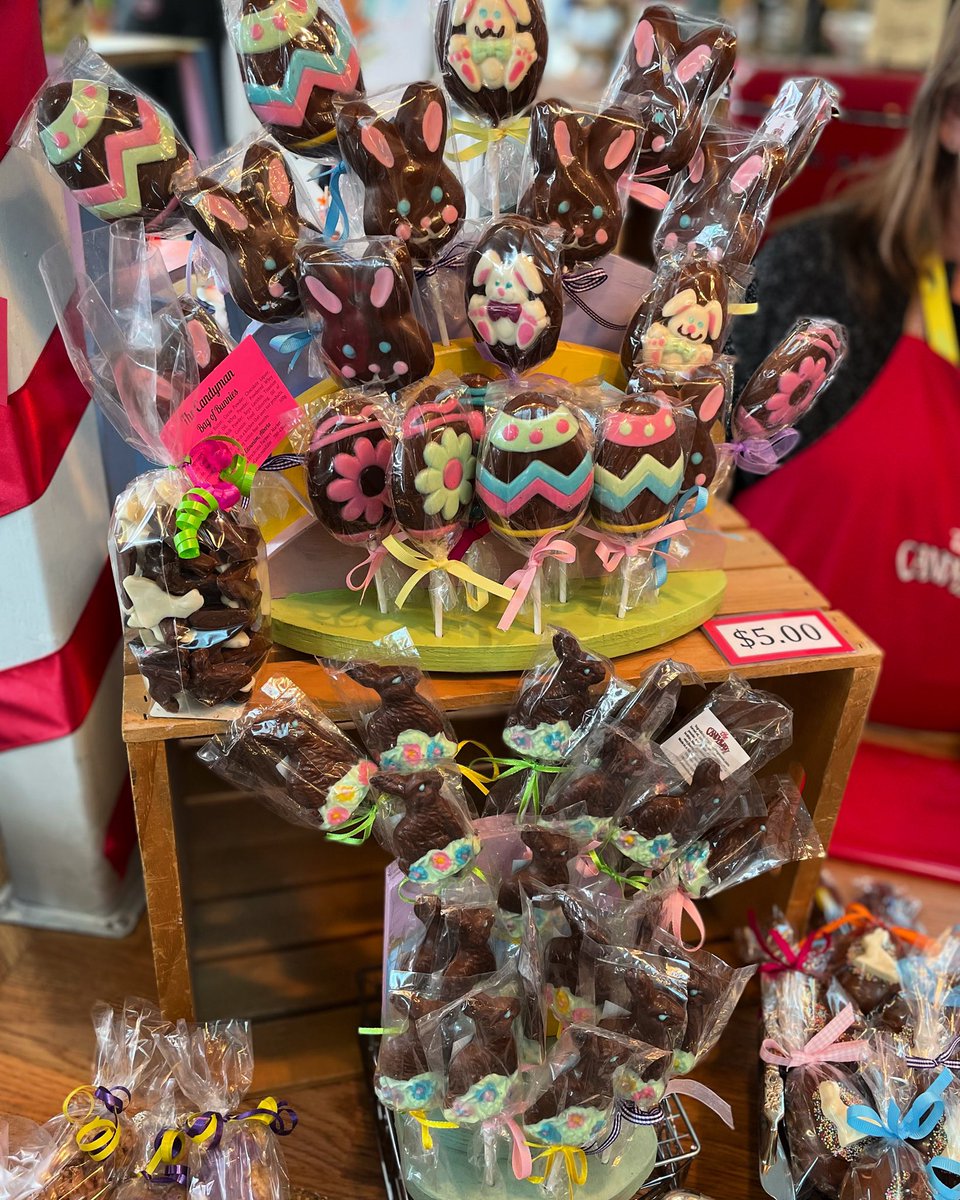 How cute (and tasty) are these Easter themed chocolates from <a href="/TheCandymanEdm/">The Candyman</a> 🤩🐰

Find them and so much more at The Market on Saturday!