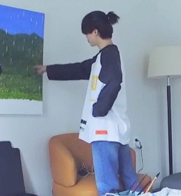 weejimin's tweet photo. [jimin aggressively loving namjoon’s precious painting] https://t.co/Xd3D7L4JES