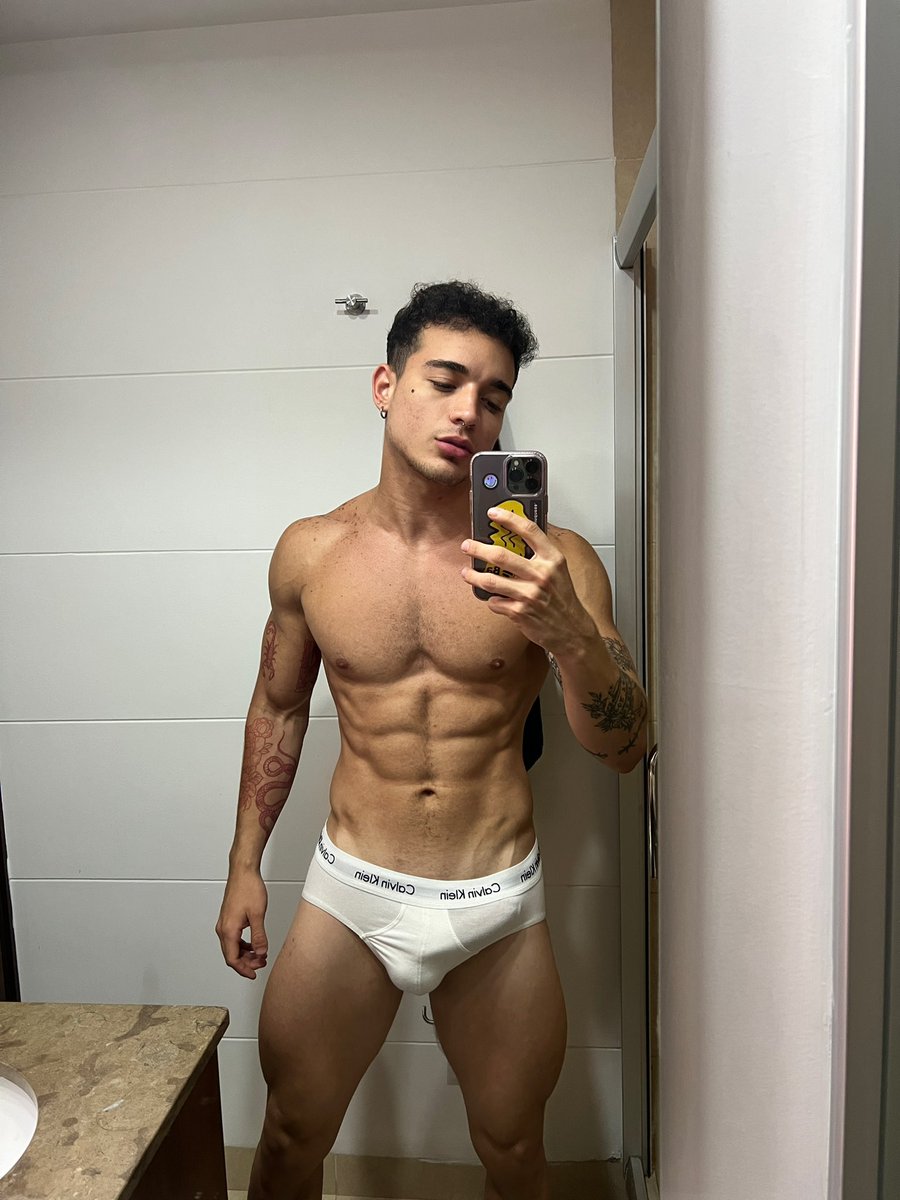 Para cerrar el mesesito 50% off mas regalito a los que te suscriban👀

onlyfans.com/pepegoitia
