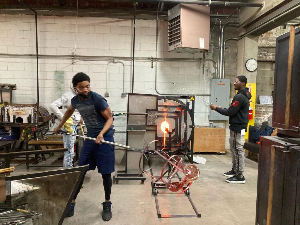 FirebirdChicago's tweet photo. Our participants are the coolest! Deaunata and Jeremiah, two project FIRE participants, spent this past week working on a cool multi-layer project with artist Christine Tarkowskiz.
.
.
.
.
.
#glassforsale #glassart #chicagoartists #projectfire #blownglass https://t.co/Ony01qDnx7