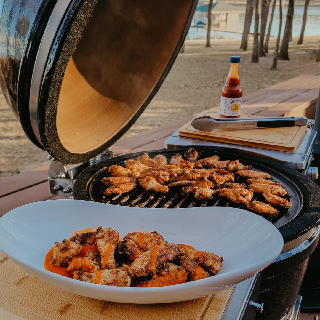 EvenEmbers's tweet photo. We're here to wish you a happy #wingwednesday. Celebrate accordingly.

SHOP the Pellet Fueled Ceramic Egg - https://t.co/u5W6tliCsZ

#evenembers #thebestgeteven https://t.co/WNXgZBIg0V