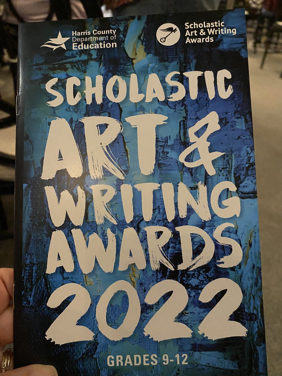 aliefFineArts's tweet photo. Excited to watch our Silver and Gold Key Scholastic Art contest winners walk across the stage to receive their pins! #CultureofExcellence @AliefISD @ElsikHSArt @AliefKerr @HCDEtx https://t.co/wZPDn7vrqz