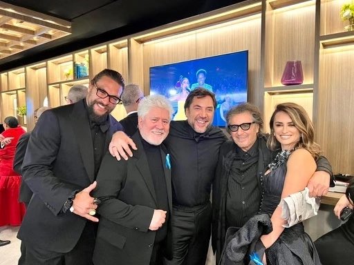 FilmUpdates's tweet photo. Pedro Almodóvar on meeting Al Pacino at the #Oscars: “I say: ‘You, Al Pacino. Me, Al Modovar.’ Javier Bardem roars with laughter. I think it’s the worst joke I’ve made in my life.”

(https://t.co/9czVclaHml) https://t.co/GeezNegzx5
