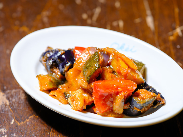 dressing_mag's tweet photo. 熟成生地がウマすぎる、薪窯焼きピッツェリア『Pizzeria Terzo Okei』です
https://t.co/Hf9OmNemLd
ピザ生地は、サクッとした軽い食感が特徴。
1人1枚ぺろりと食べられるほど！

熟成されるほど旨味が増した生地に、トマトやチーズに含まれる旨味成分が重なることで、三位一体のおいしさが味わえます https://t.co/6wbK6uWikD