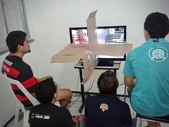 cbeegg's tweet photo. 🧐 Quem nunca, né??? 

Que tal chamar a galera para uma partida? 

Foto/Reprodução: internet https://t.co/D7UhfhuVCI