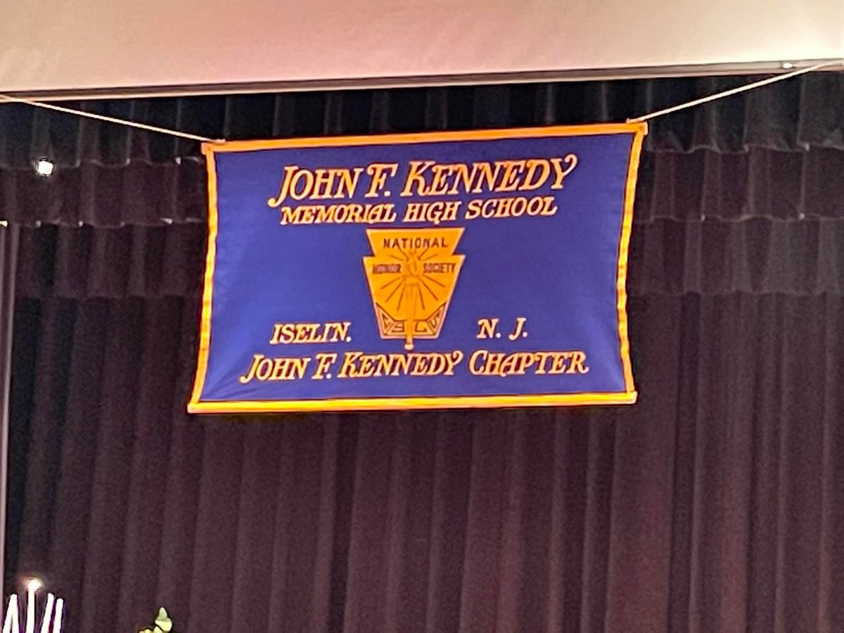 JFKMHSPFF's tweet photo. One special night
💚💚💚💚💚💚💚💚💚
#JFKMHSpride #JFKMHSfamily https://t.co/QWZQPitAf9