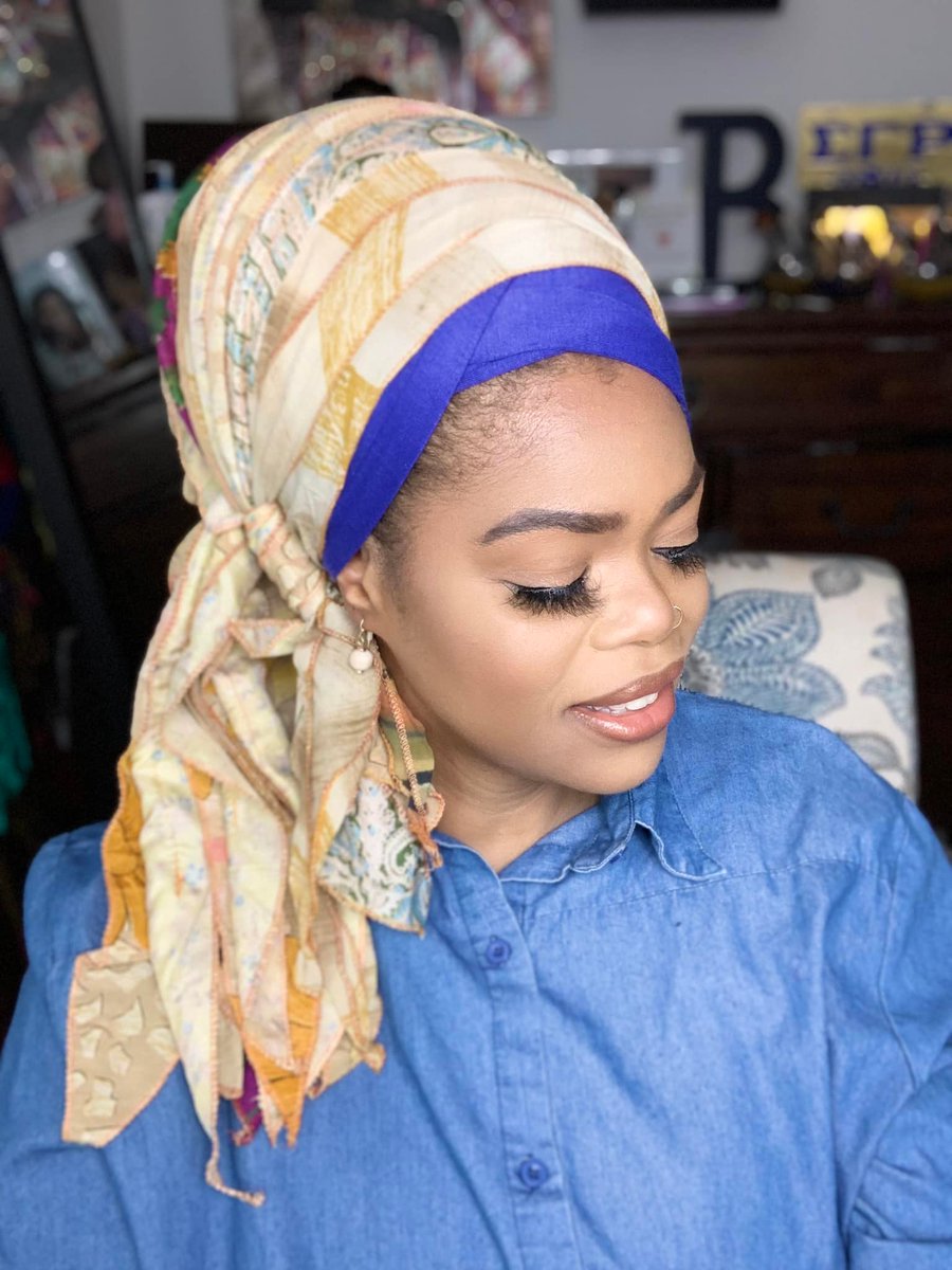 Wrapunzelstore's tweet photo. Brittney is looking absolutely amazing in her wrap!!
She has on a Blue Extra Long T-Shirt Scarf with a Gold Sari Scarf over a Wendy Shaper ✨💙
#Wrapunzelista #Wrapsiration #SariScarves #Headwrapping #SpringScarves https://t.co/liHLbmqsHn