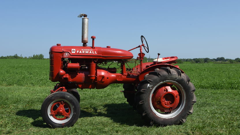 davidtbernal's tweet photo. @MattBruenig Growing up we owned a WW2 era tractor that originally ran on kerosene. Gasoline was needed for the war effort, so tractors used a small amount to start the engine, then used kerosene as the main fuel. https://t.co/yq9ufFG8uH