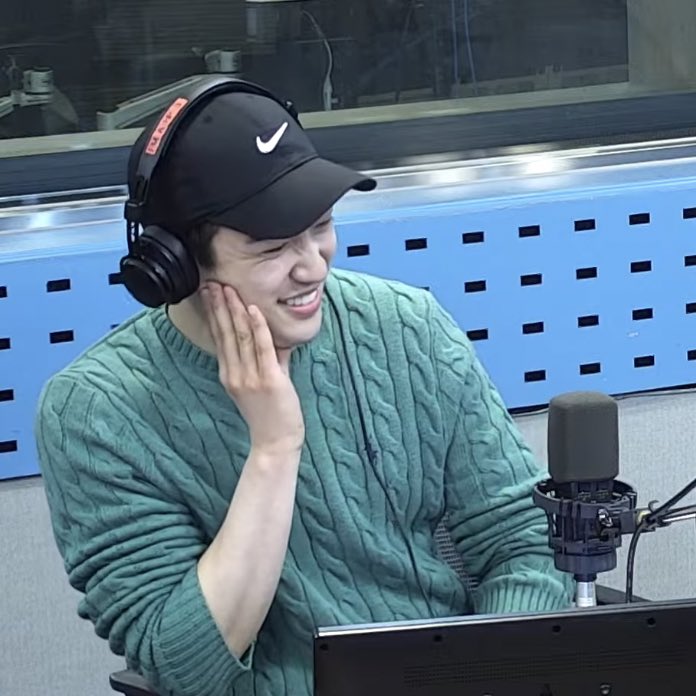 got7turkey's tweet photo. [220331] #JinyoungOnSBSPowerFM 

Çeviriler bu tweetin altında olacaktır. 💚

#Jinyoung #진영 #박진영 #GOT7 #갓세븐 @GOT7Official @jinyoung0922_jp https://t.co/NAKtVm6MHh