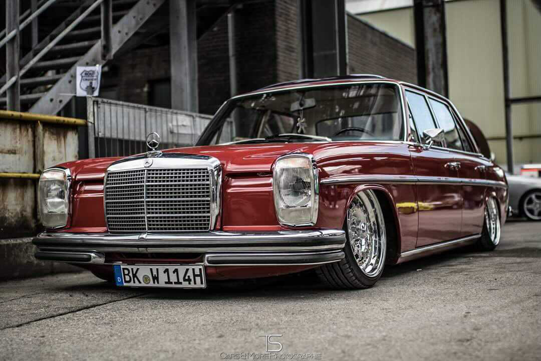 AccuAir's tweet photo. Few things looks more classic than a W114 and @paddi_low114 hits the mark perfectly. 👌
#AccuAir #eLevel #Bagged #BaggedBenz #W114 #E500 #Mercedes #Benz #Classic #Euro #Woerthersee #Slammed #LayFrame #AirRide https://t.co/ADyLLmGp2i