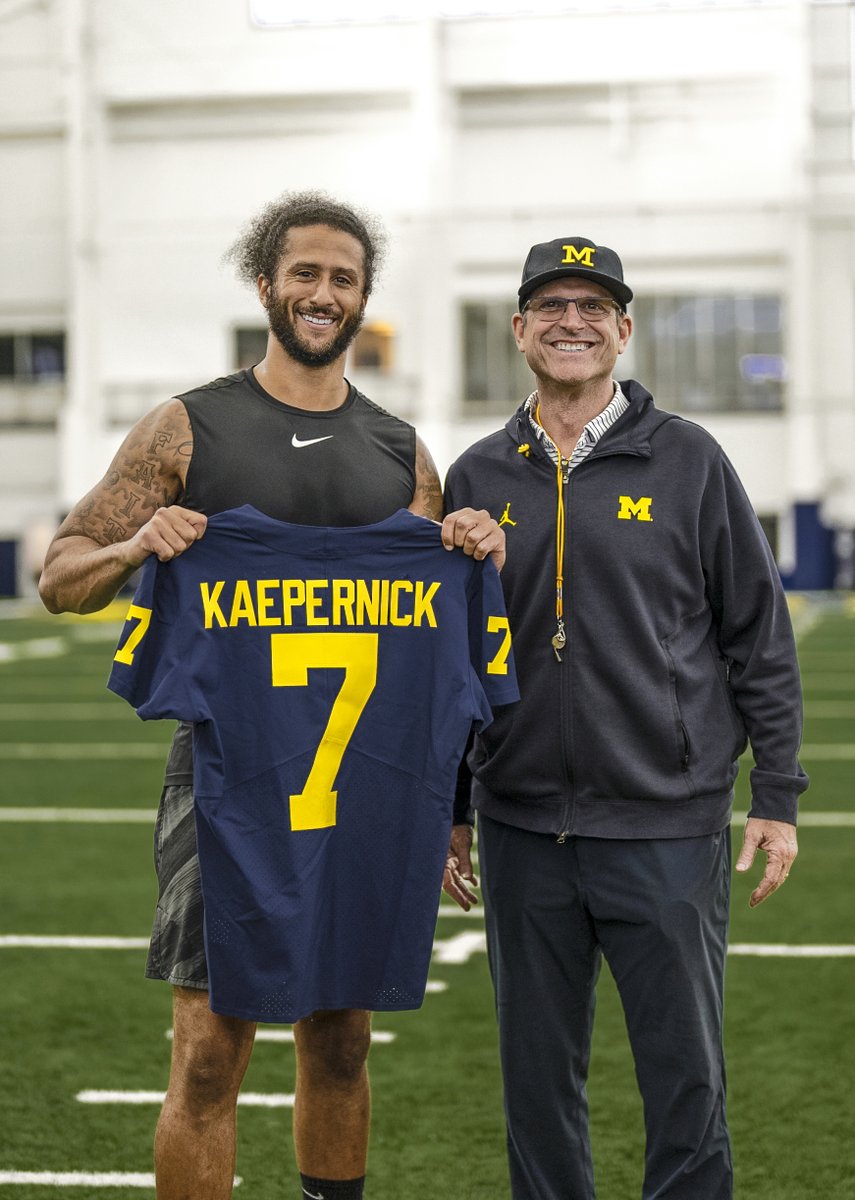 UMichFootball's tweet image. Football Family.
Excited to share the field with our honorary captain for Saturday's Maize and Blue Spring Game, @Kaepernick7
#GoBlue 〽