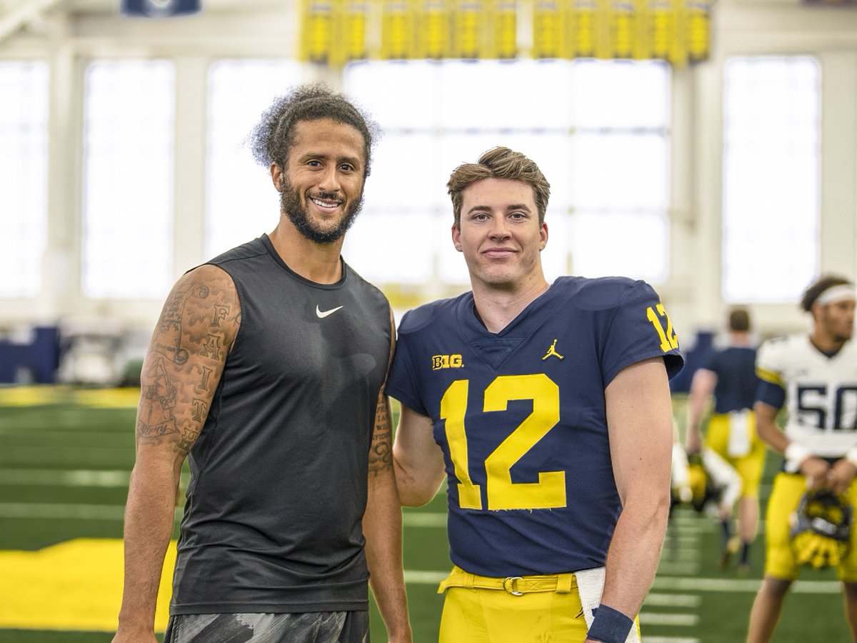 UMichFootball's tweet image. Football Family.
Excited to share the field with our honorary captain for Saturday's Maize and Blue Spring Game, @Kaepernick7
#GoBlue 〽