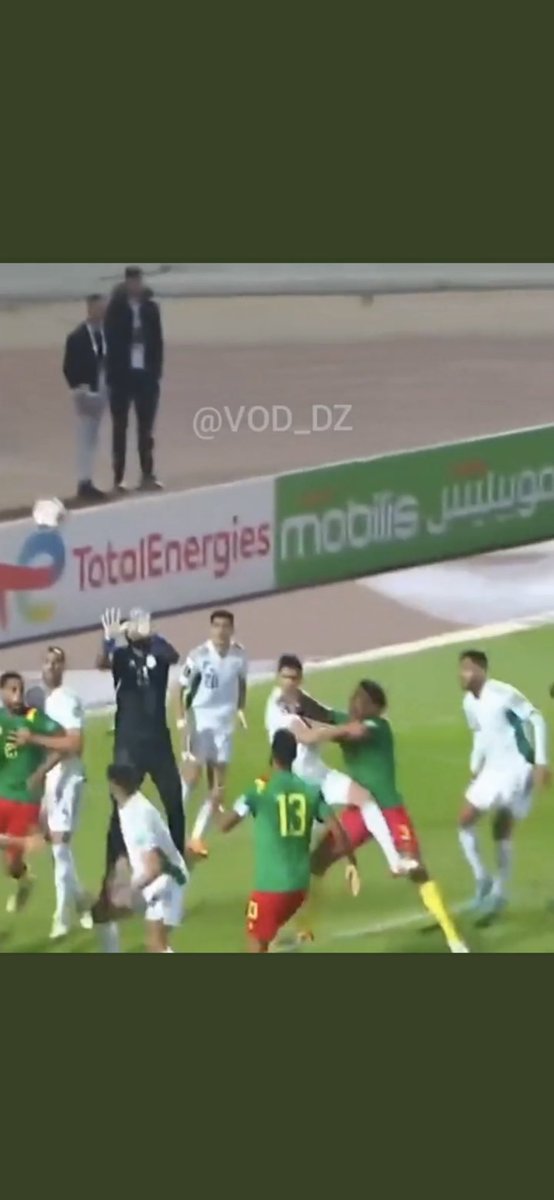 v_dawa's tweet photo. @FIFAWorldCup @CAF_Online #Algeria_and_Cameroon_match_unjust_Bring_usback_the_match_Where_is_FIFA_ 
#Algeria_and_cameroon_match_injust_bring_us_back_the_match_where_is_FIFA_where_is_VAR https://t.co/deYCkdzcVs