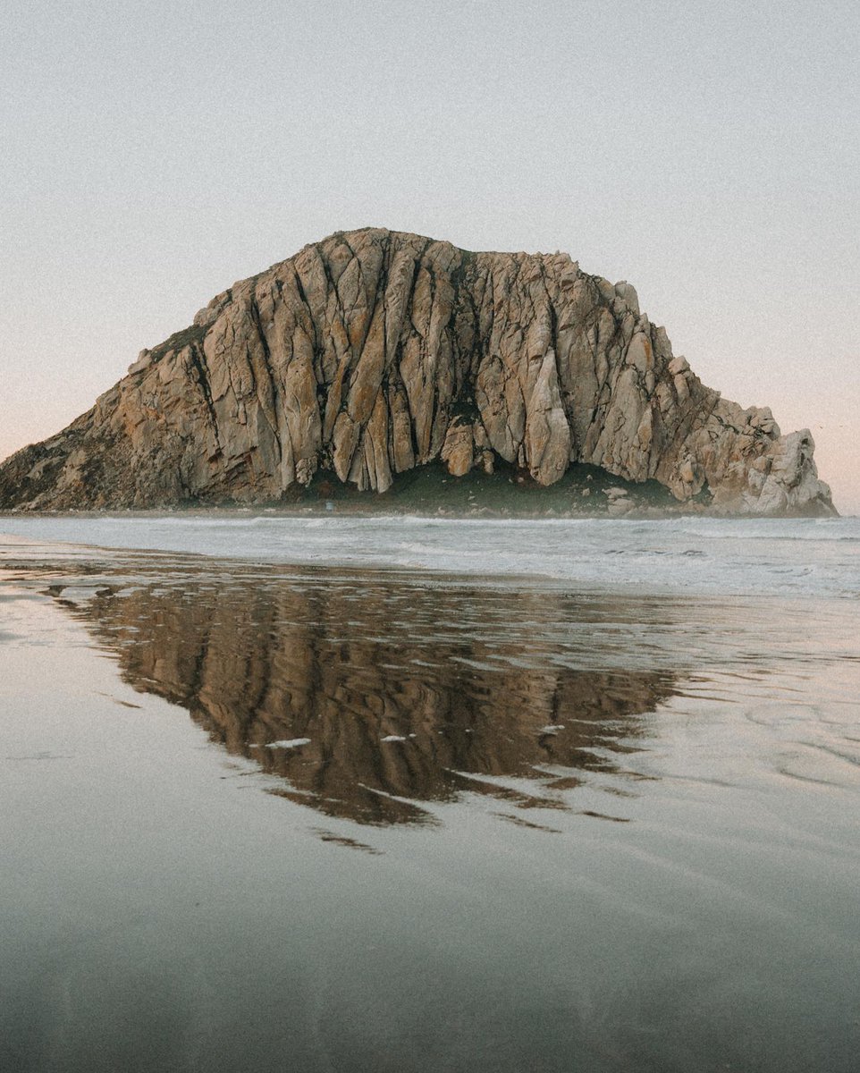morrobaytravel's tweet photo. "Birds flying high, you know how I feel. Sun in the sky, you know how I feel."

How are you feeling Morro Bay? 
🌅🌊🪨🦅 

📸: PhilNgyn on Instagram

#Beach #SurfLife #MorroBaycation #VisitSLO #VisitCA #VisitCalifornia #MorroBay #MorroRock #SurfMorroBay #SLOCAL https://t.co/JMmae1YHCz