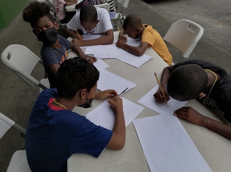 mucec_org's tweet photo. Taller de español en el centro MUCEC 📚
••••••••••••••••••••••••••
#centromucec #espanol #colon #proyectomucec https://t.co/Kp9nOfn00H