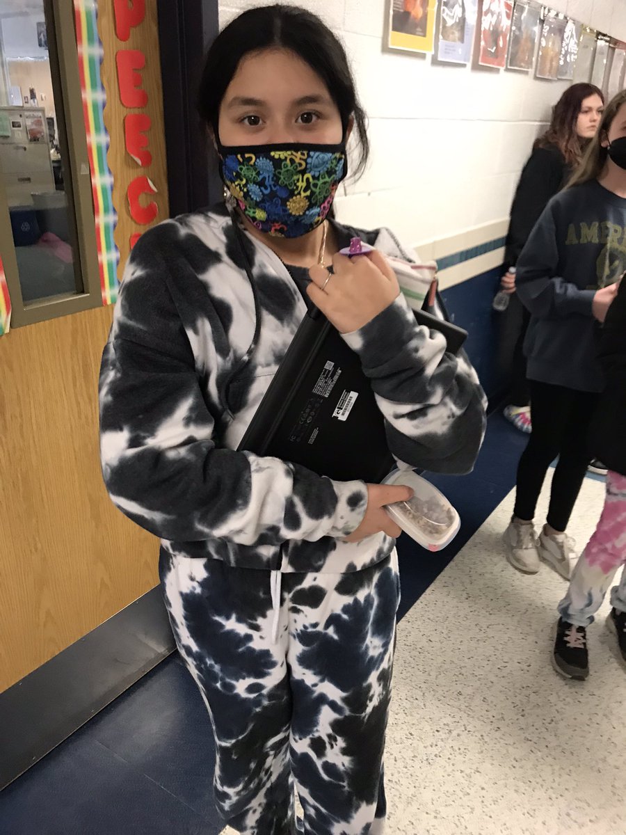 BandatLakeshore's tweet photo. March is Music in Our Schools Month- and this week is Spirit Week! 

Today was Disco/Tie DyeDay!🎶🌀🕺🏽

@lakeshore1200 @GreeceCentral @GreeceCSDMusic @GCSDsuper @PettiferSuz #MIOSM https://t.co/12VkrjOcDg