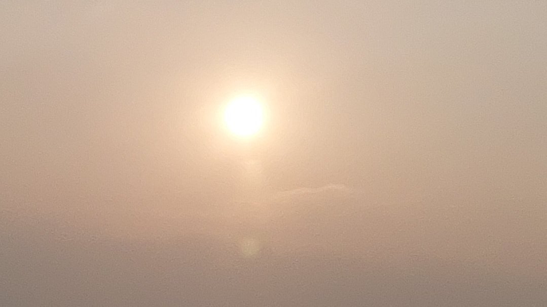 a late sunrise!! cantik banget kalau dilihat langsung