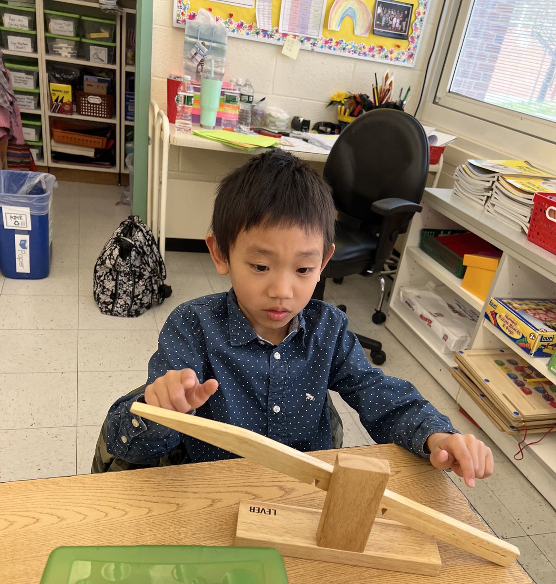 JaimeStrumeier's tweet photo. K-3 had so much fun learning about and exploring simple machines and how they work! ⚙️🔩 @CollinsElemSch @LivSchools https://t.co/wQgo9Wl7SV