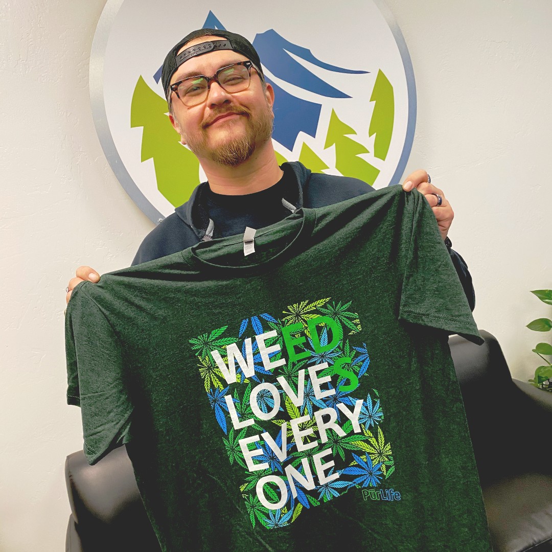 purlife_nm's tweet photo. MORE MERCH 😍  is hitting the shelves for the #bigday! Mosey on down to one of our 12 Locations on Friday for #recdaynm and check out the #freshtees and #fireweed @purlife_nm 

Bernalillo location opens Friday April 1st and will be offering medical and recreational cannabis. 💚 https://t.co/1X2iSKtJTj