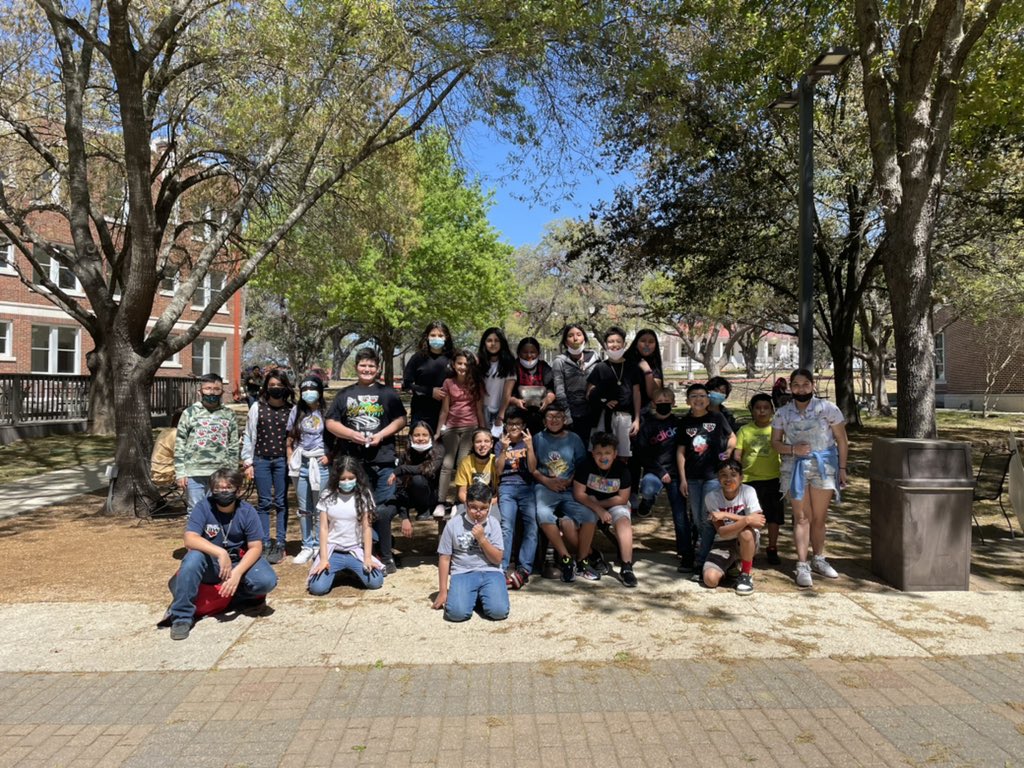 SSAISDArmstrong's tweet photo. Today our 5th graders had a wonderful learning experience at UIW. Go Astros! 
#communitiesinschools https://t.co/hDe16zdTiu