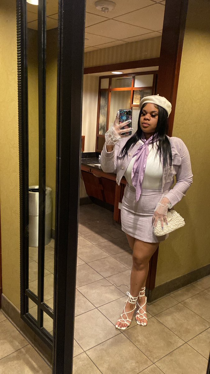 _xselfie's tweet photo. cheers to 25 🥂🥳 https://t.co/eR7ImHXXaa