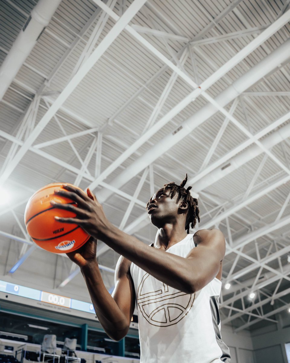 LinkHoops's tweet photo. ππ§ π¬π’ππ π
#RepThePrideπ¦ | #GeicoNationals https://t.co/rRO9E9Ttzm