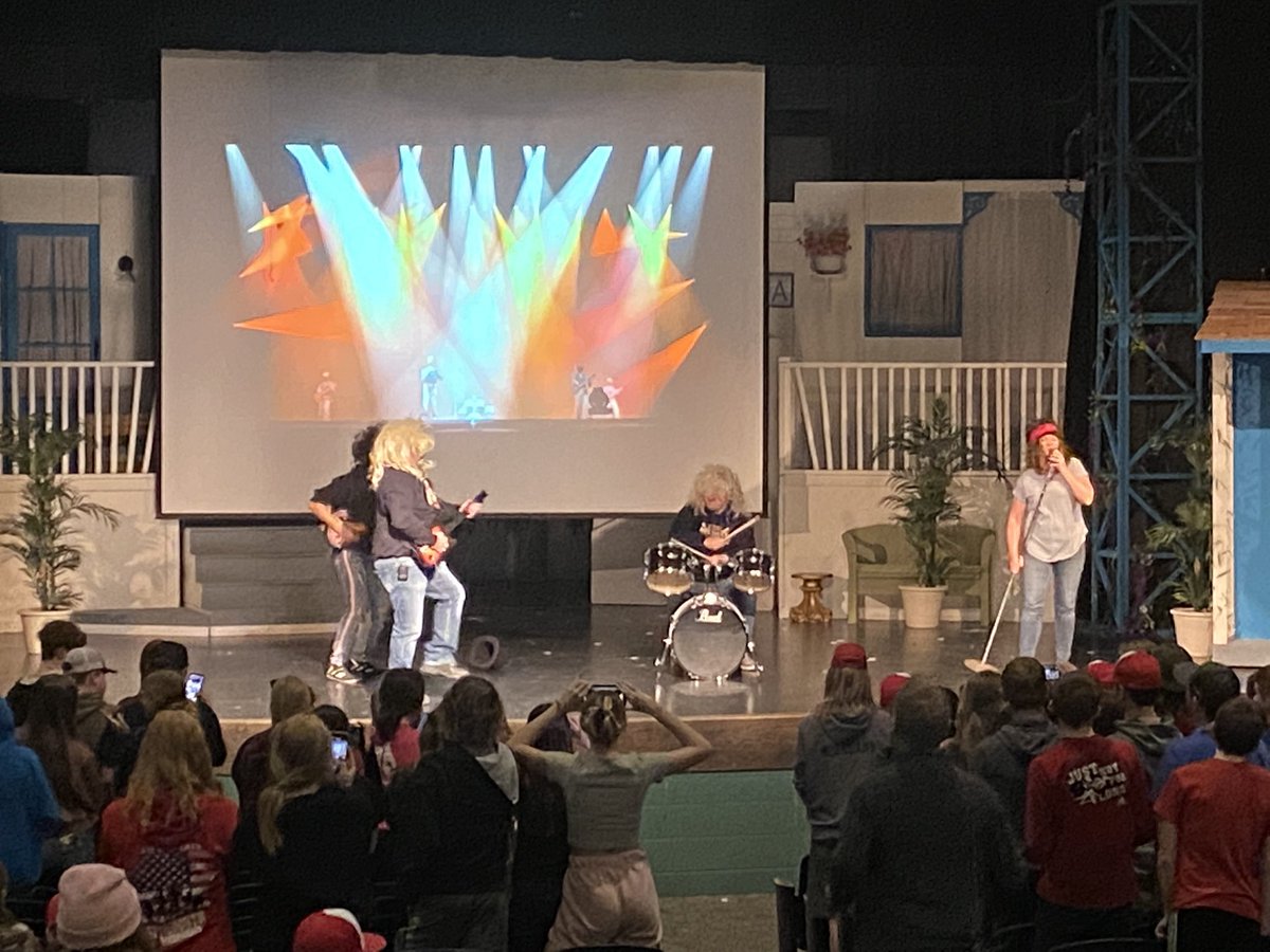 StifterDan's tweet photo. Ben Rudrud and RIPL made an appearance at Isd#1 today! Led by the Rock Stars of Aitkin Public Schools! #WeareIsd1 https://t.co/qs8BH6jcpx