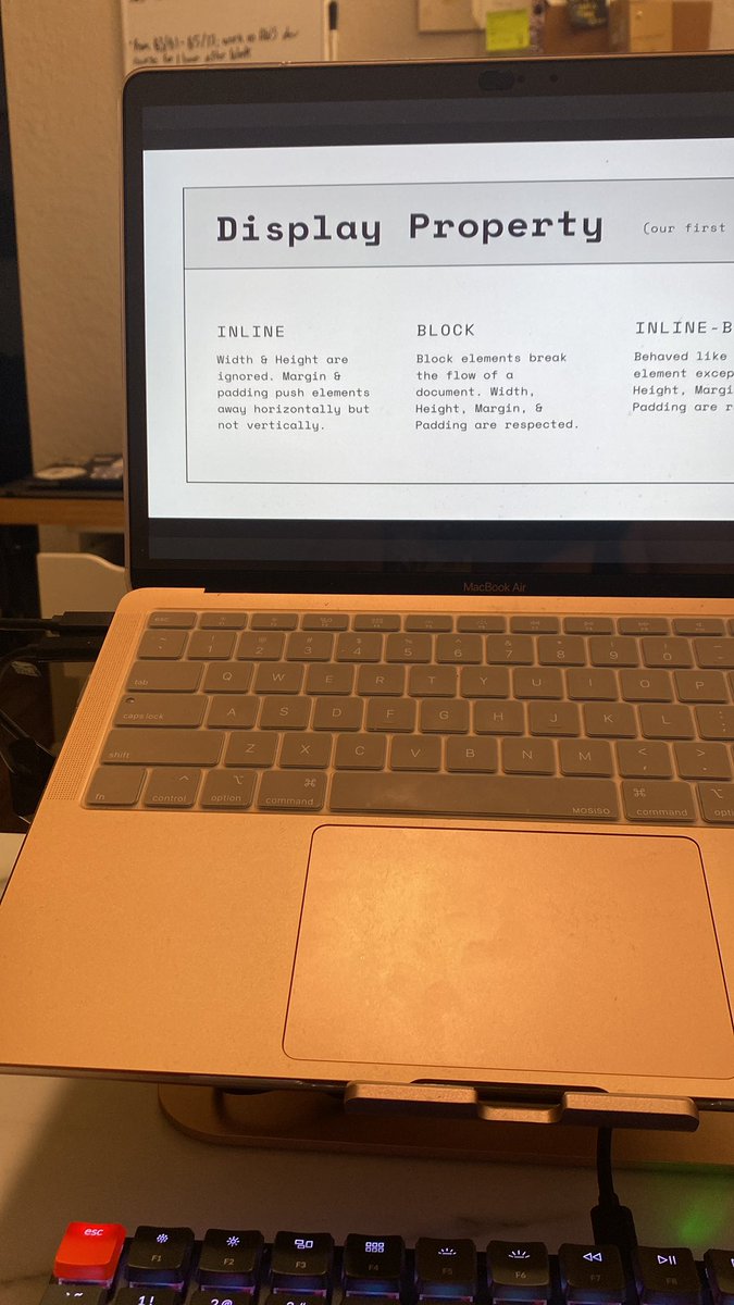 GeekyMari's tweet photo. Day 17 Display Property - CSS , time managing is hard . Will get through this section of CSS #100daysofcode #css #webdevelopers #tired #struggle #LearningAndDeveloping https://t.co/XTlzHtHDPF