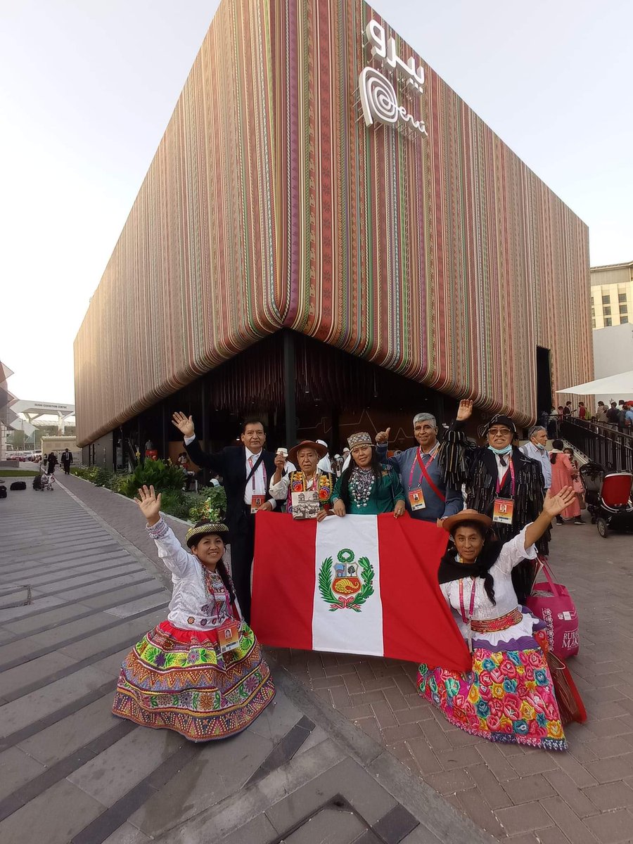 AdapsSarhua's tweet photo. Felicitamos a la Comitiva de Peruanos invitados por Promperú a la exposición Dubai 2022 en los Emiratos Arabes. Nuestra Socia de ADAPS Venuca Evanan llevando el Arte Tablas de Sarhua al mundo. https://t.co/sxiKTyO2G1