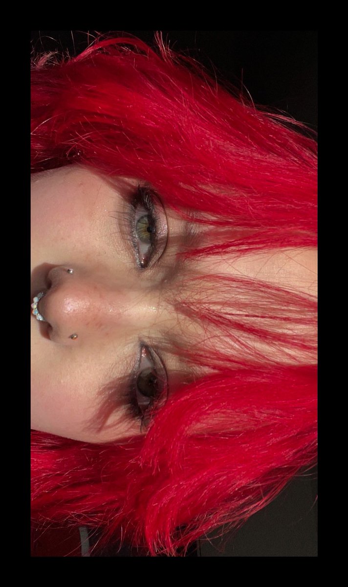 adyybee's tweet photo. red https://t.co/jgRktywmY2