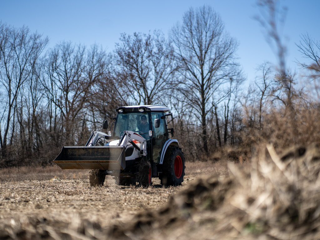 Building a higher road. 

@bobcatcompany 

#IAmBobcat #OneToughAnimal #Sponsored #TakeCommand #OnwardAndUpward