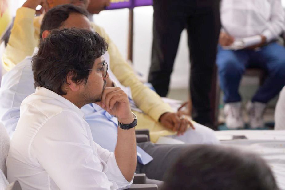 AnandAkash_BSP's tweet photo. जयपुर में पार्टी कार्यकर्ताओं और पदाधिकारियों से मुलाक़ात हुयी। राजस्थान में पार्टी को हर बूथ पर मज़बूत करने को लेकर चर्चा हुयी। https://t.co/dD4EcyTTWv