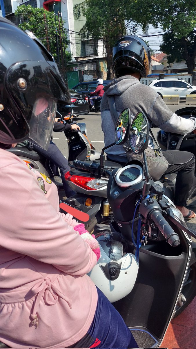 Cukup ibu itu yg tau fungsi spionnya..