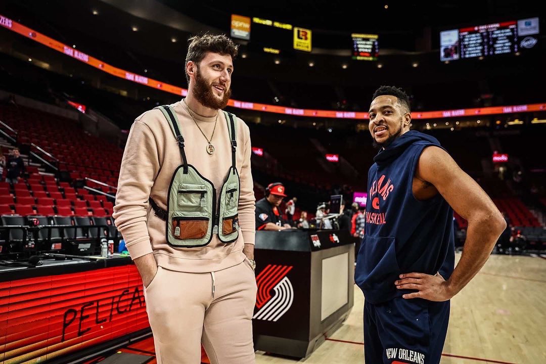 bosnianbeast27's tweet photo. Brother 4life @CJMcCollum 🤝❤️ https://t.co/jmGhUZd81W