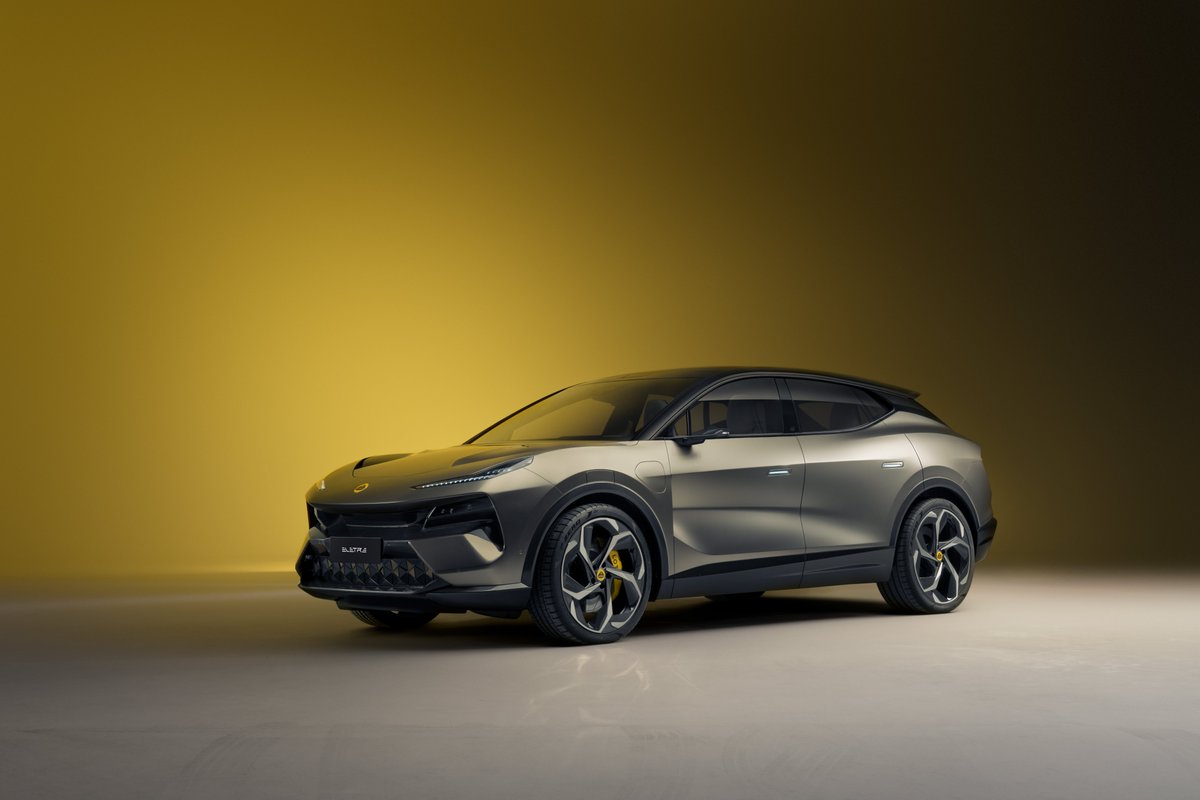 DriveMx1's tweet photo. Lotus anuncia #LotusEletre el primer #HyperSUV eléctrico del mundo, el alma de un Lotus con la usabilidad de un #SUV.

Potencia a partir de 600 hp, autonomía con carga completa de 600 km aproximadamente, capaz de acelerar de 0 a 100 km/h en menos de 3 segundos, hecho en China. https://t.co/TUv8wng3cv