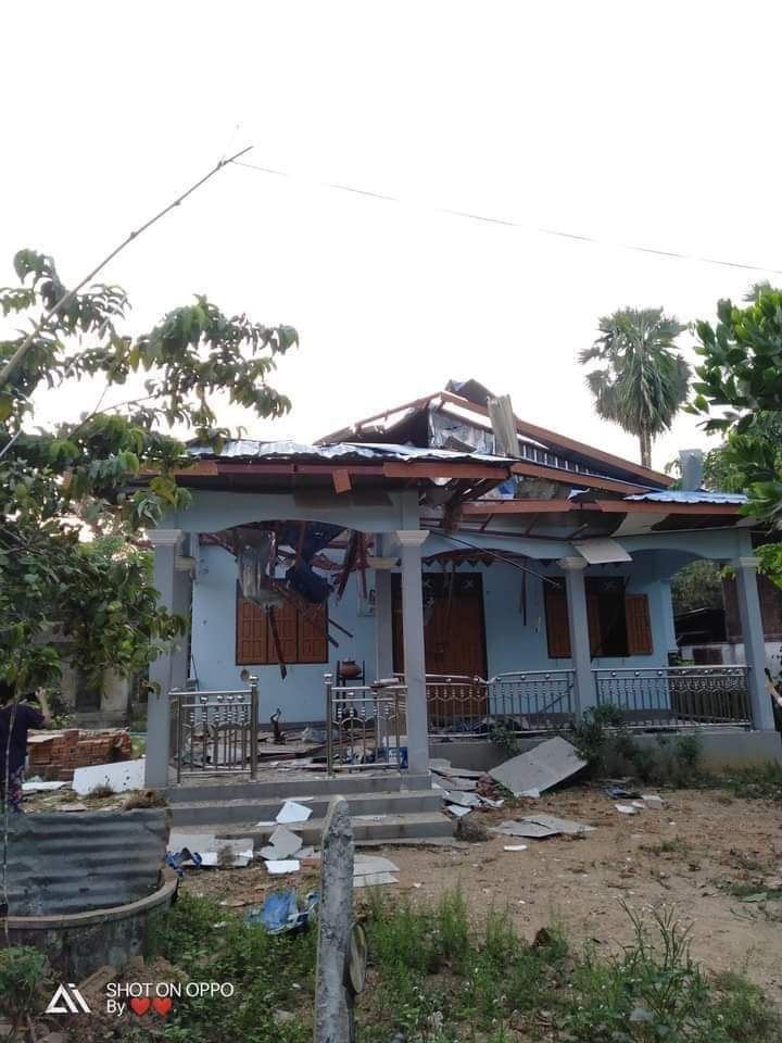 According to the Karen Human Rights Group (KHRG), some local houses were damaged by artillery fire fired by the military council on the night of March 30 in Taung Kya In village, Kyauktaw Township, Kyauktaw Township, KNU Brigade 6, Dooplaya District...
#2022Mar31Coup