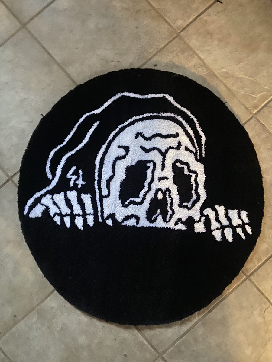 realshellym's tweet photo. some more rugs i’ve done recently… follow my insta!!!! @realshellyrugs https://t.co/WZafFJFSkD