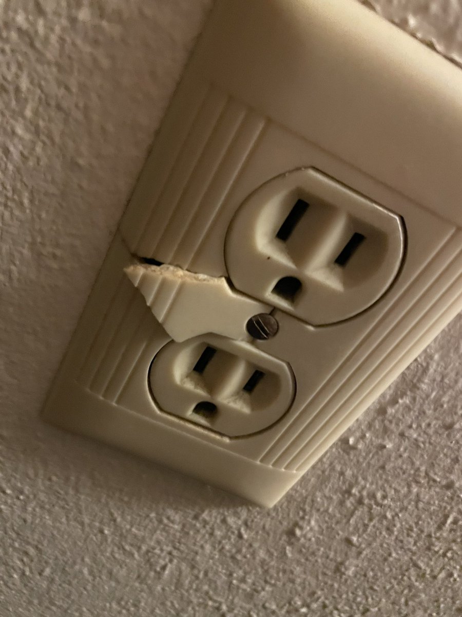 This motel is so stressful. I’m absolutely getting murdered.