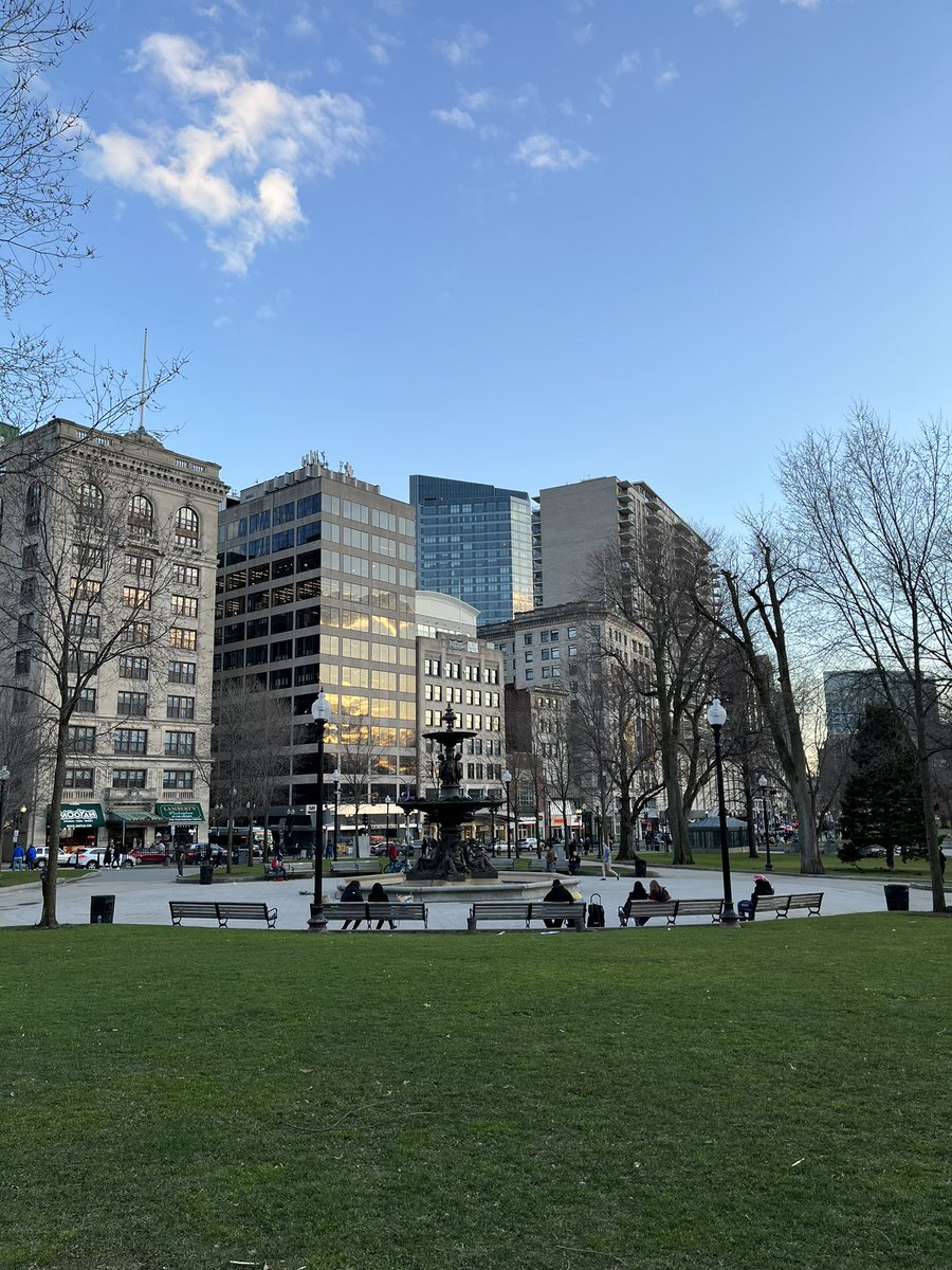 connortupper's tweet image. Quick break from step studying for #AAD2022 🙌😍 and I found a Levain in Boston :,)